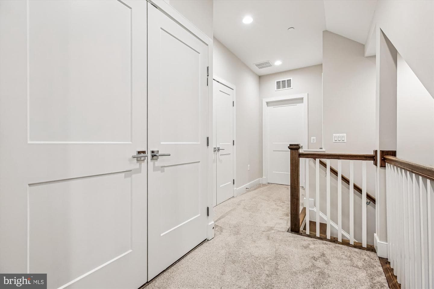 10340 Grosvenor Place photo 19
