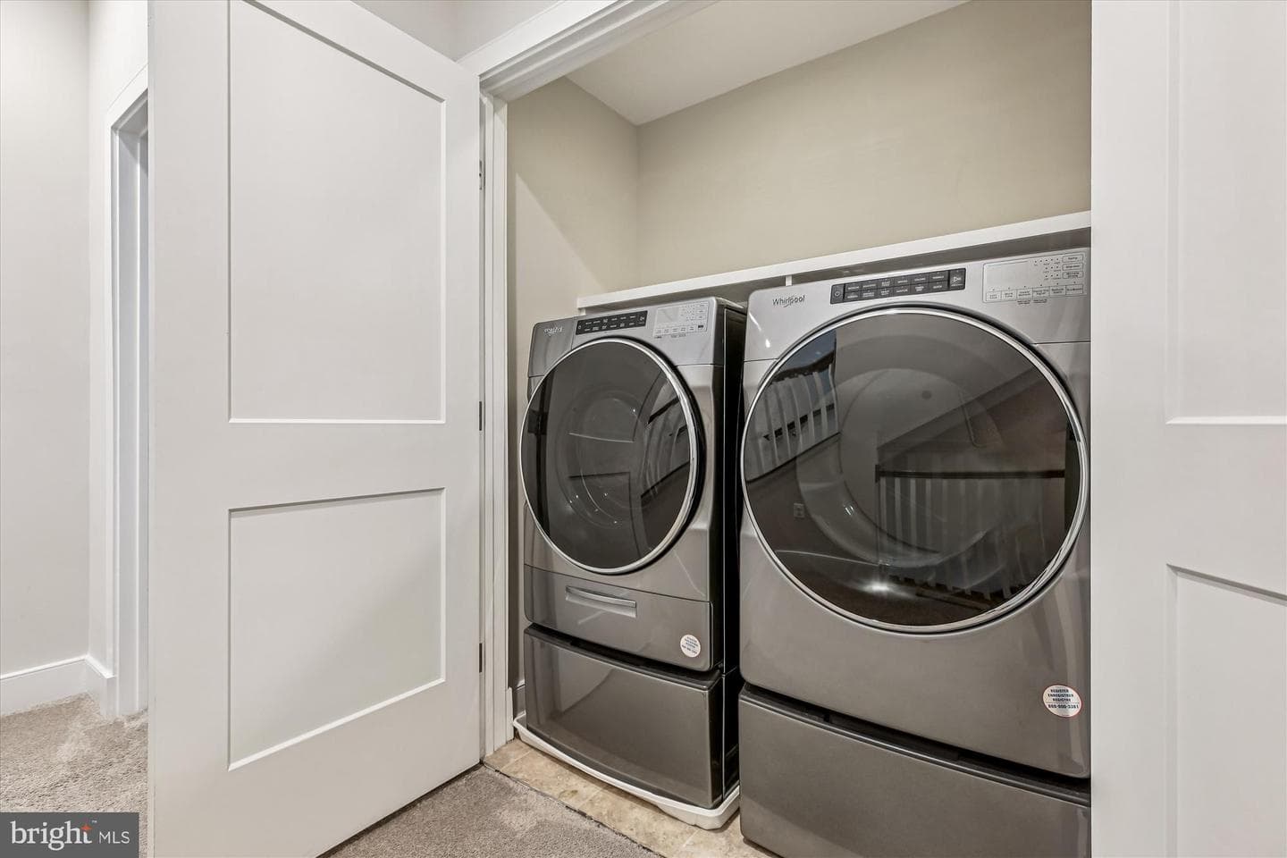 10340 Grosvenor Place photo 20