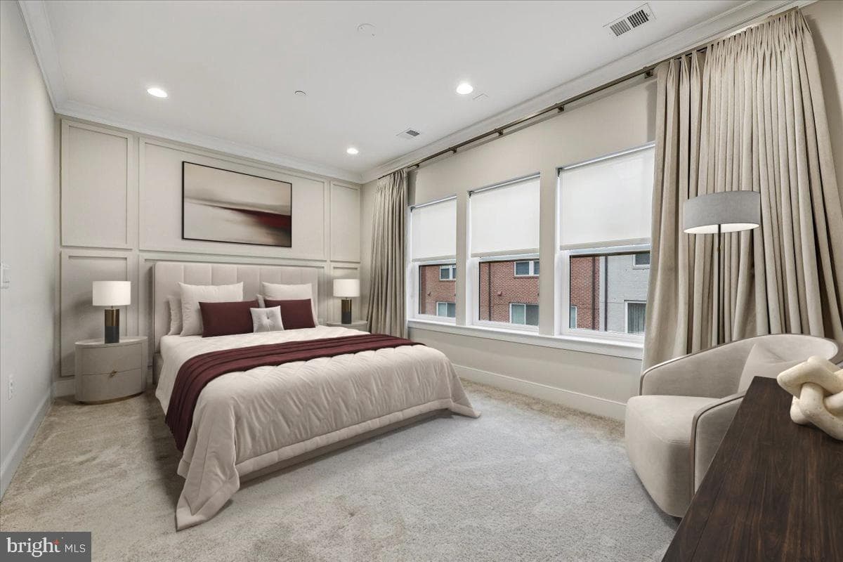 10340 Grosvenor Place photo 21