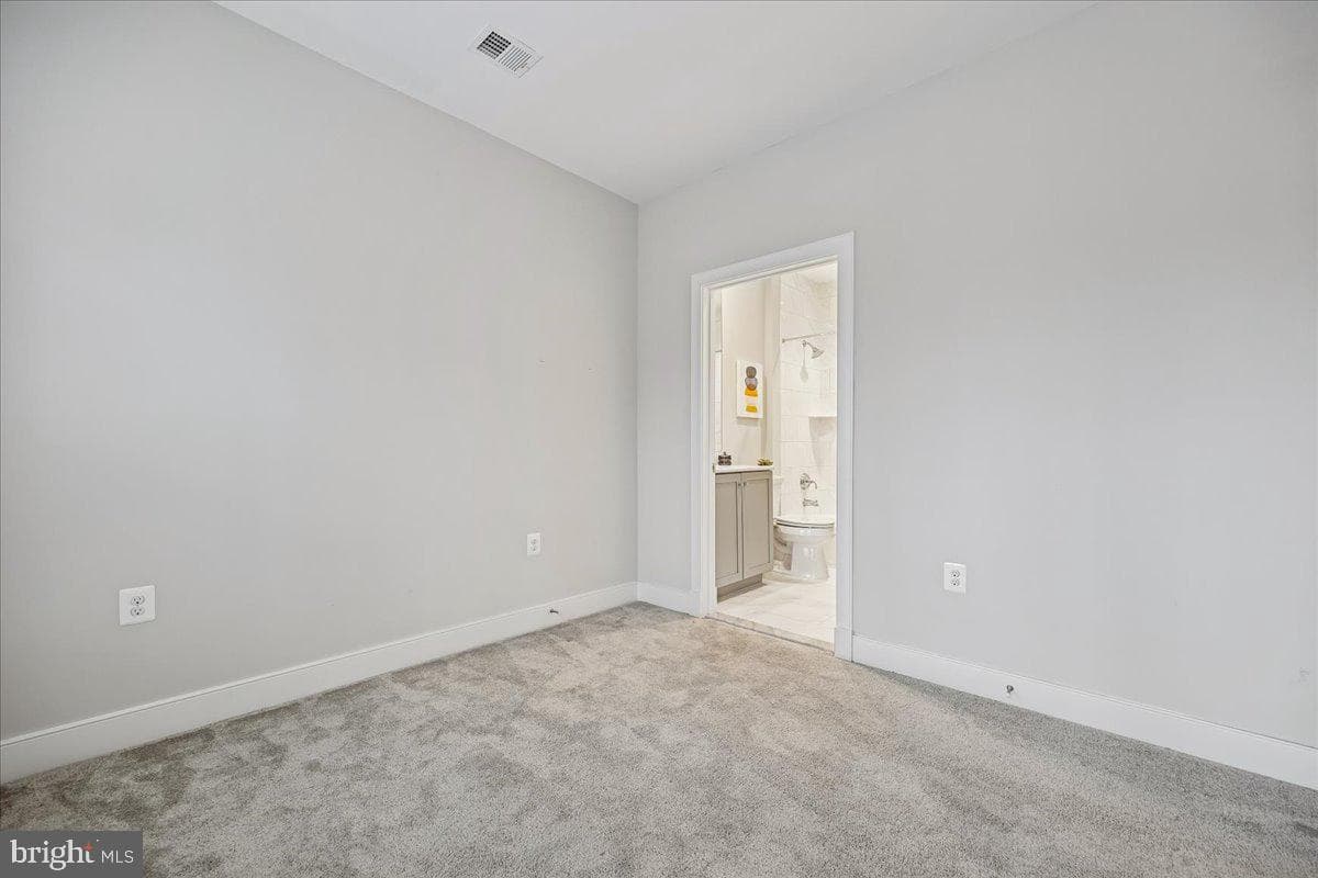 10340 Grosvenor Place photo 34