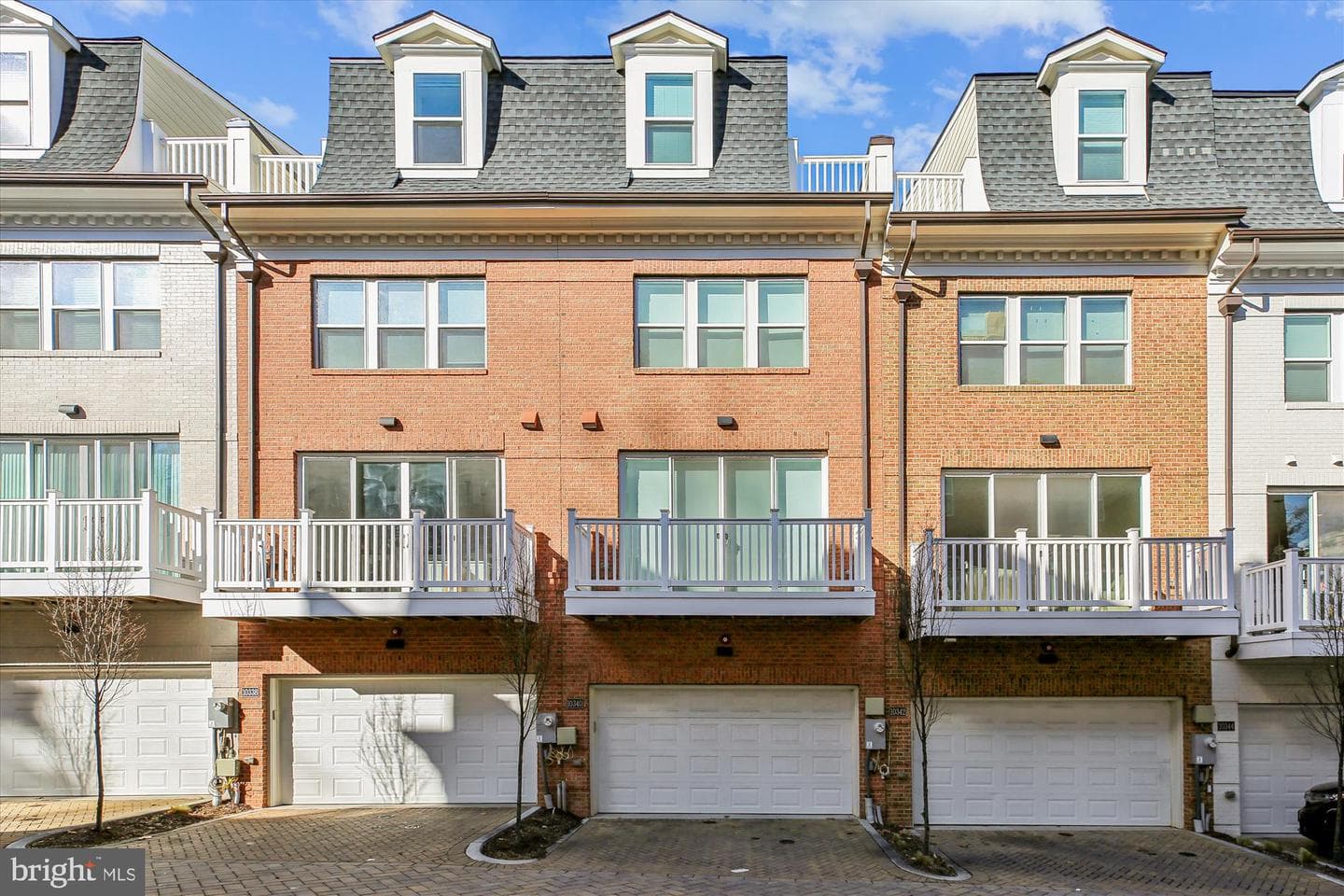 10340 Grosvenor Place photo 41