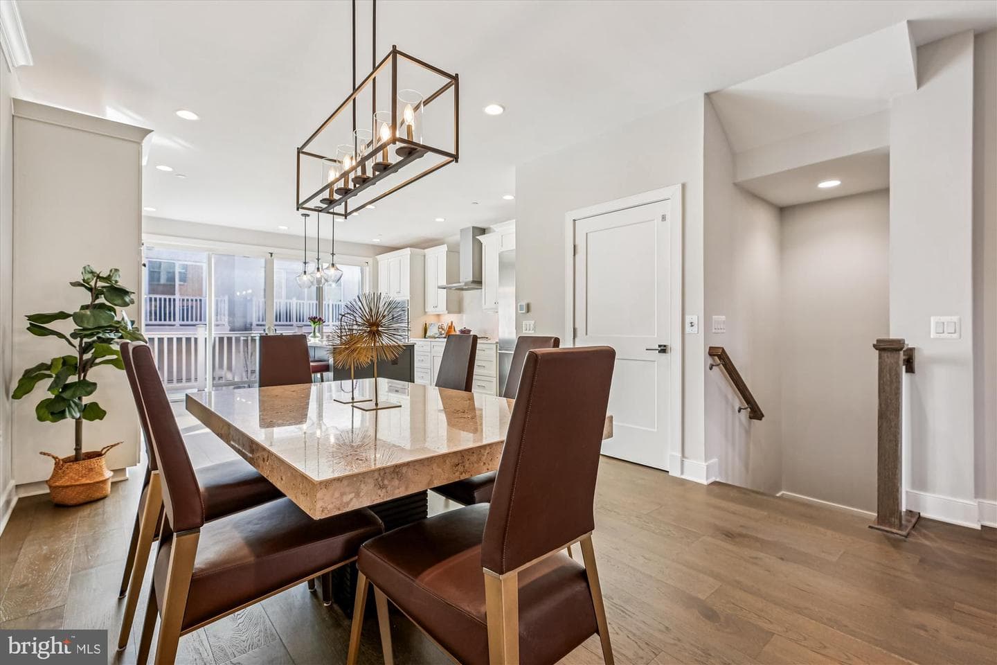 10340 Grosvenor Place photo 6
