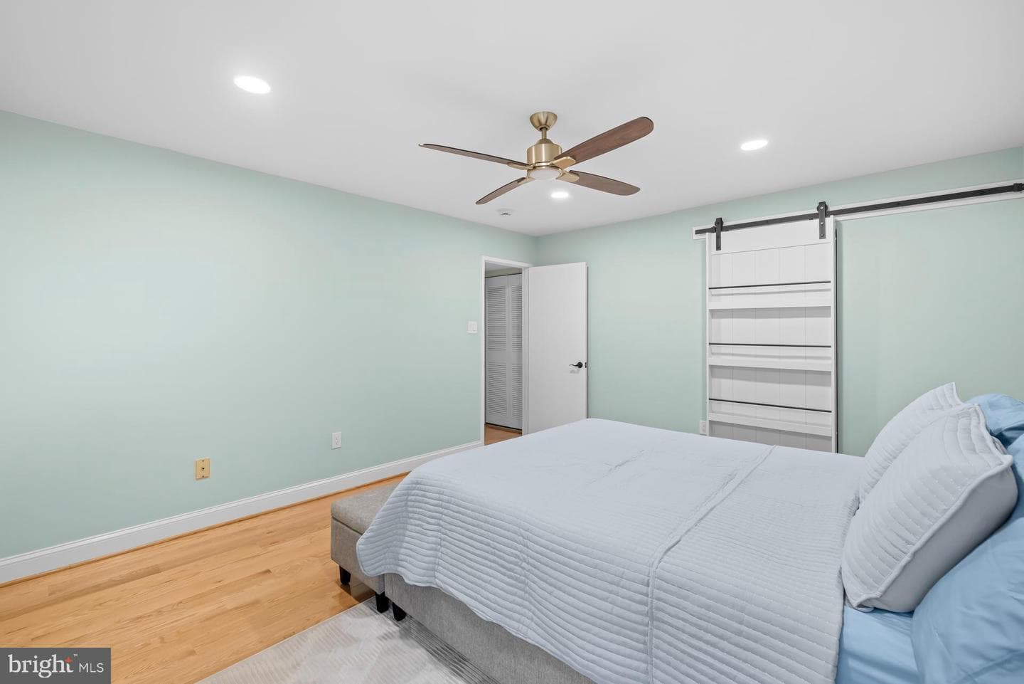 9820 Georgia Avenue #21-302 photo 18