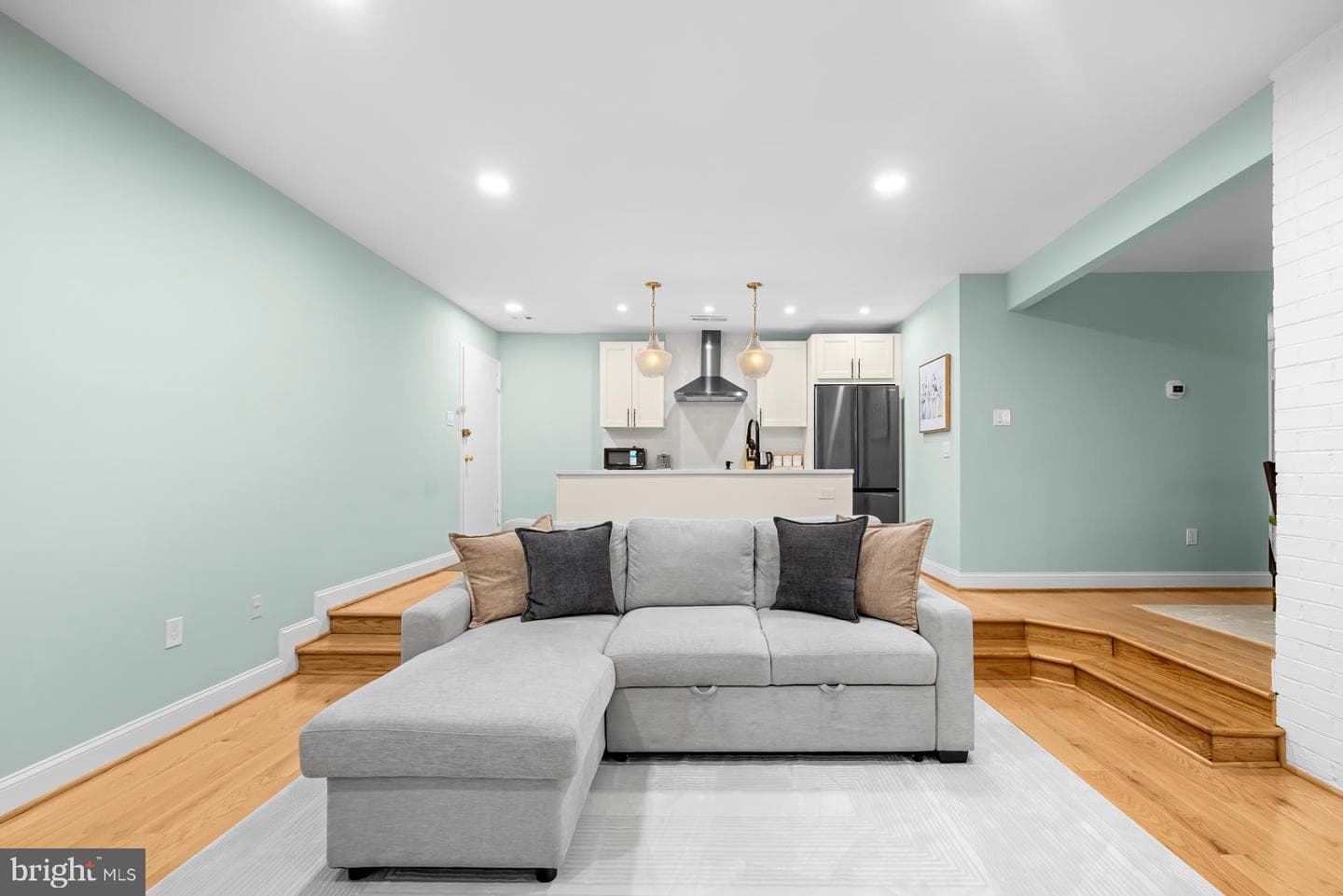 9820 Georgia Avenue #21-302 photo 4