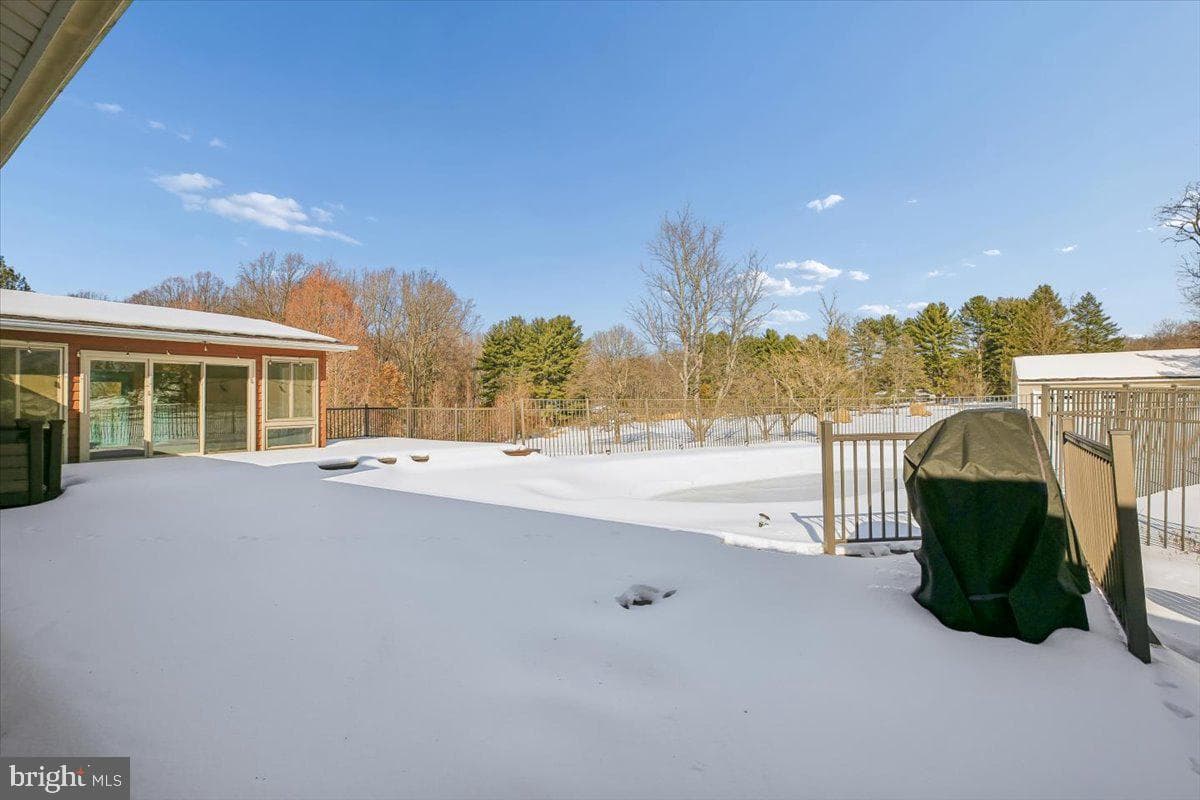 6205 Beechdale Court photo 49