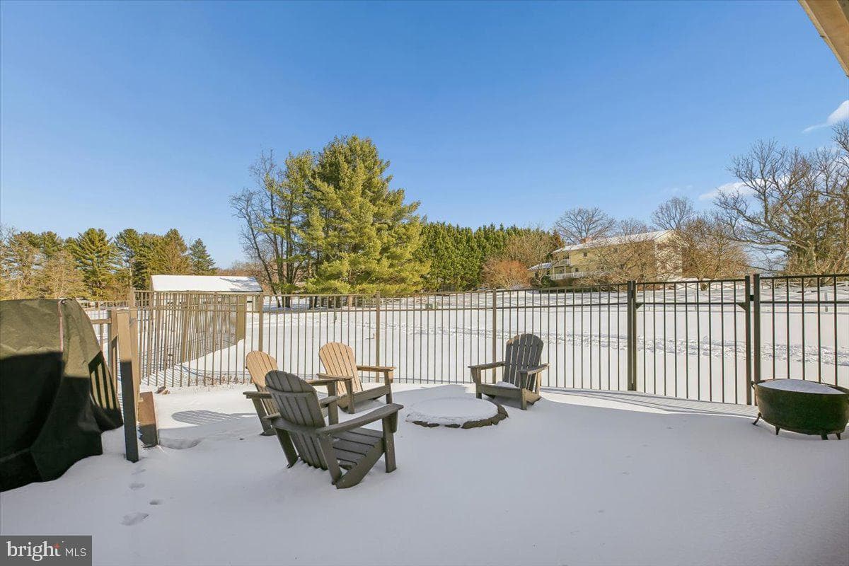 6205 Beechdale Court photo 50