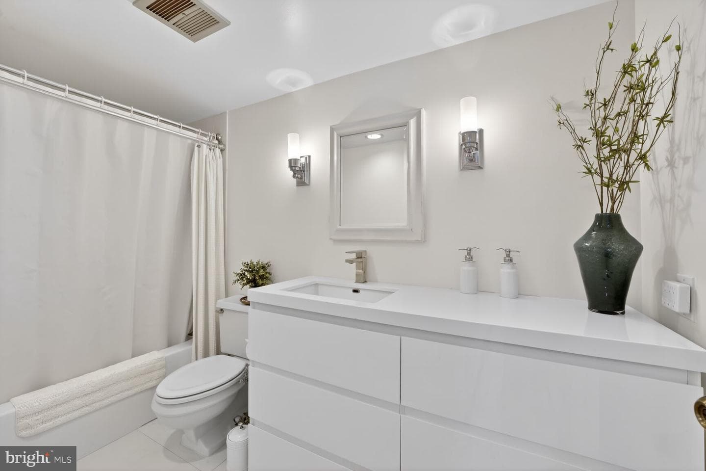 4601 N Park Avenue #1401-A photo 16