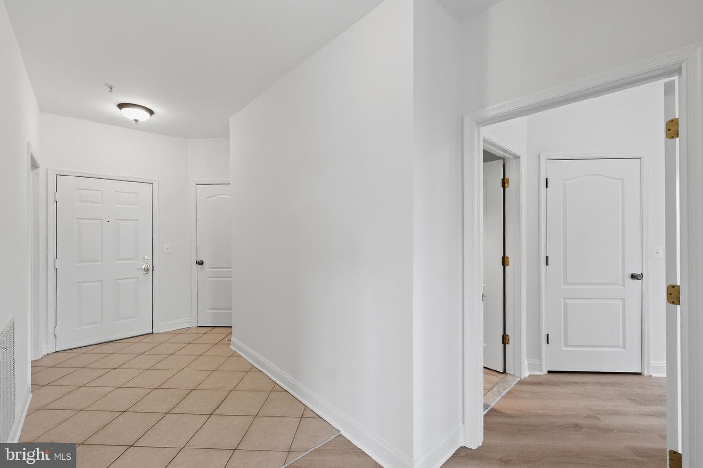 501 King Farm Blvd #304 photo 2