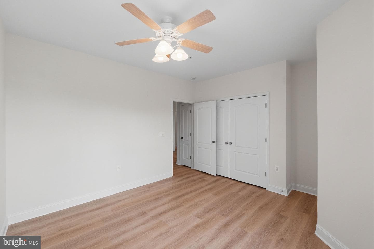 501 King Farm Blvd #304 photo 20