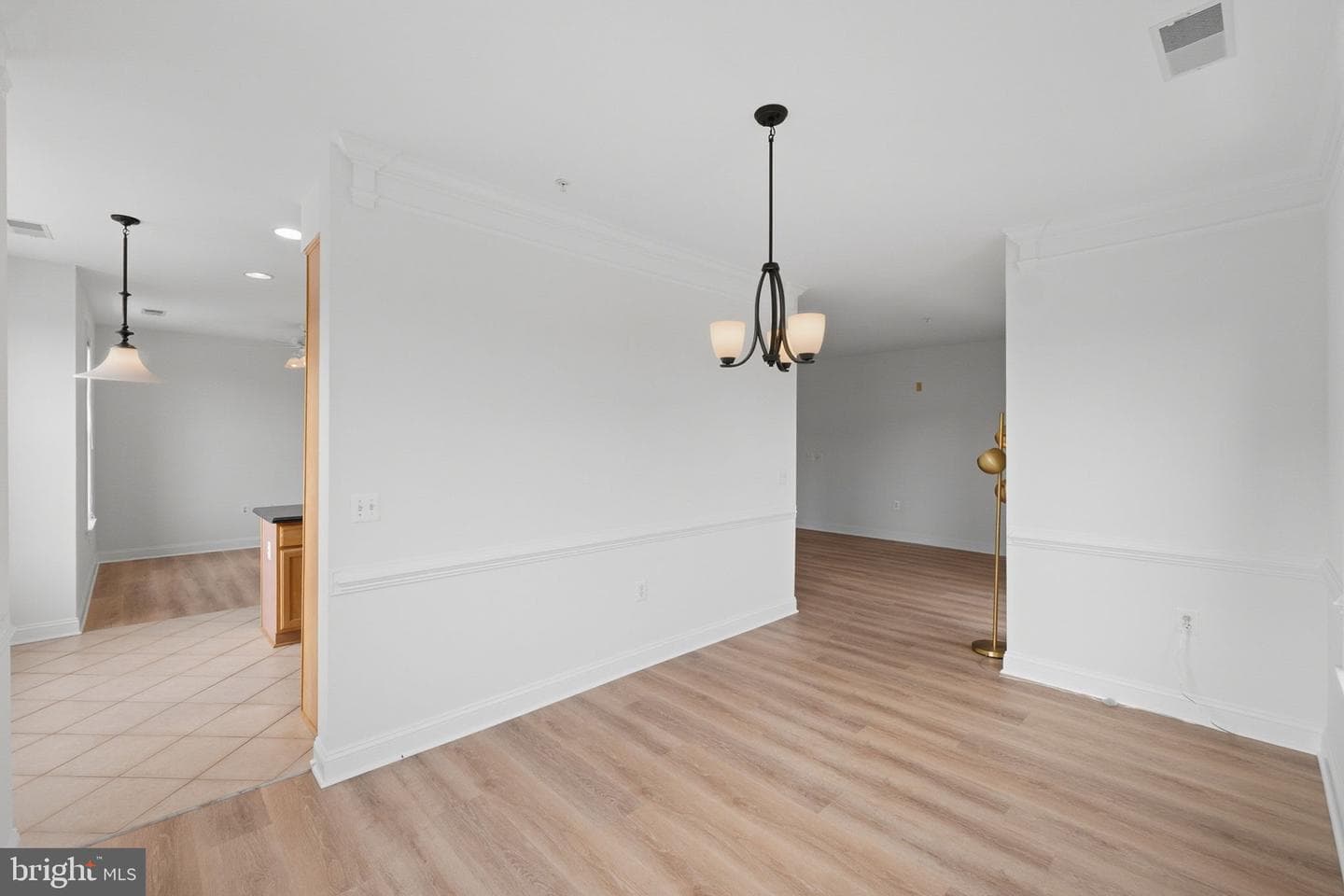 501 King Farm Blvd #304 photo 7
