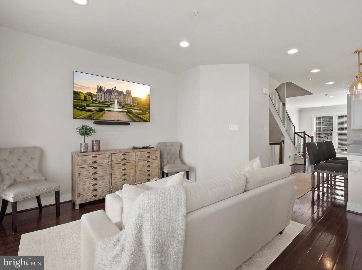 241 Goodall Street photo 17