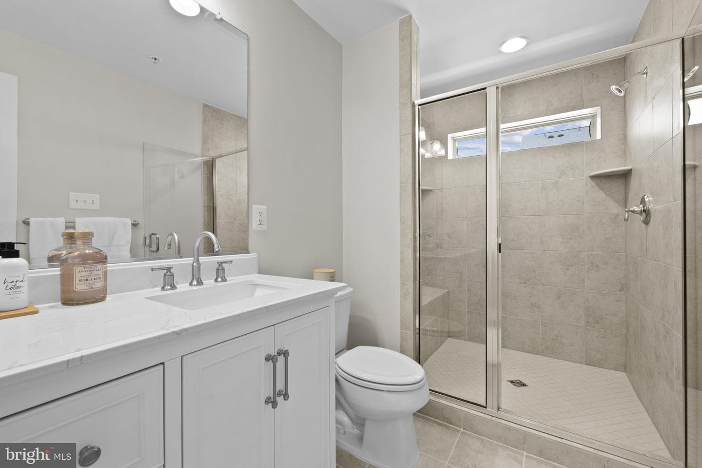 241 Goodall Street photo 27