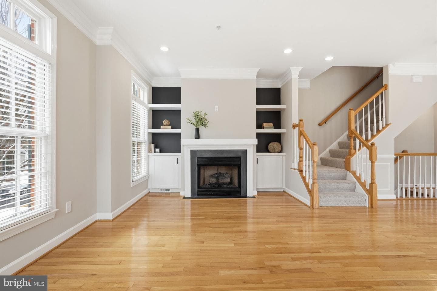 302 Fallsgrove Drive photo 18