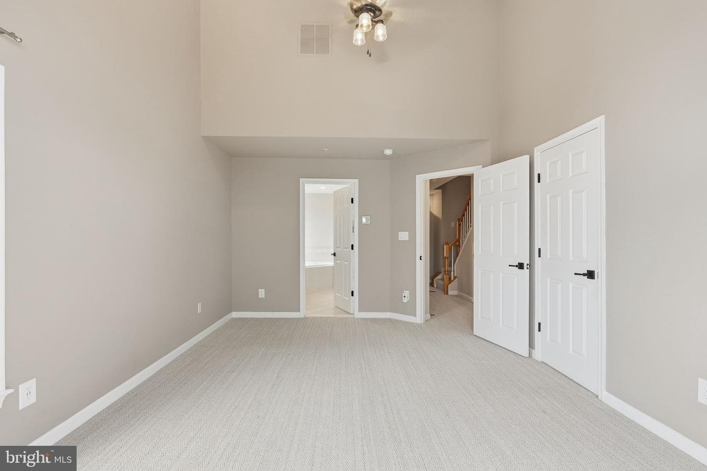 302 Fallsgrove Drive photo 24