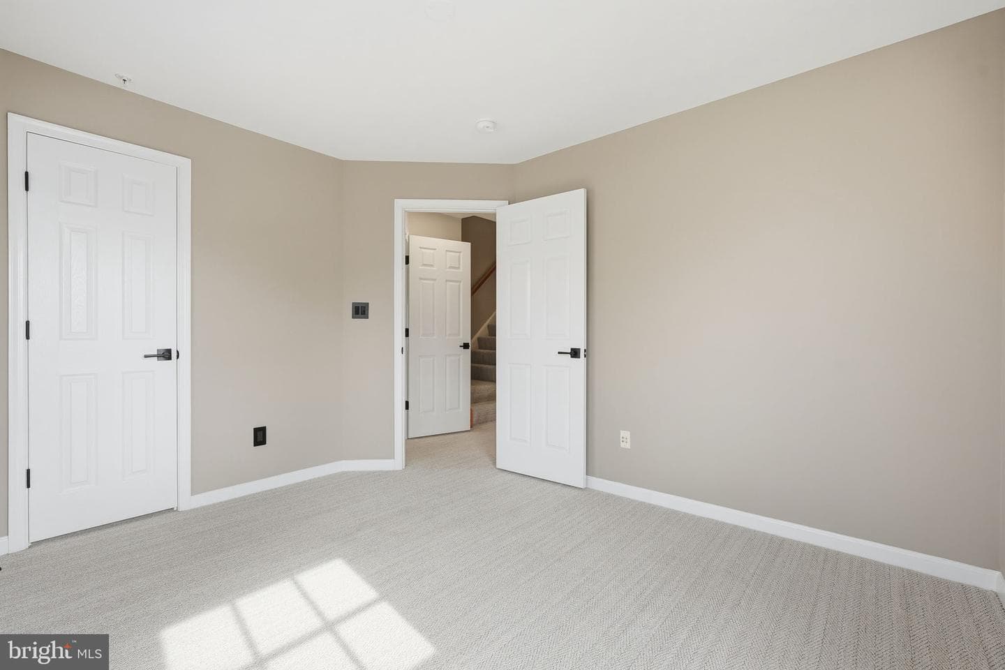 302 Fallsgrove Drive photo 29