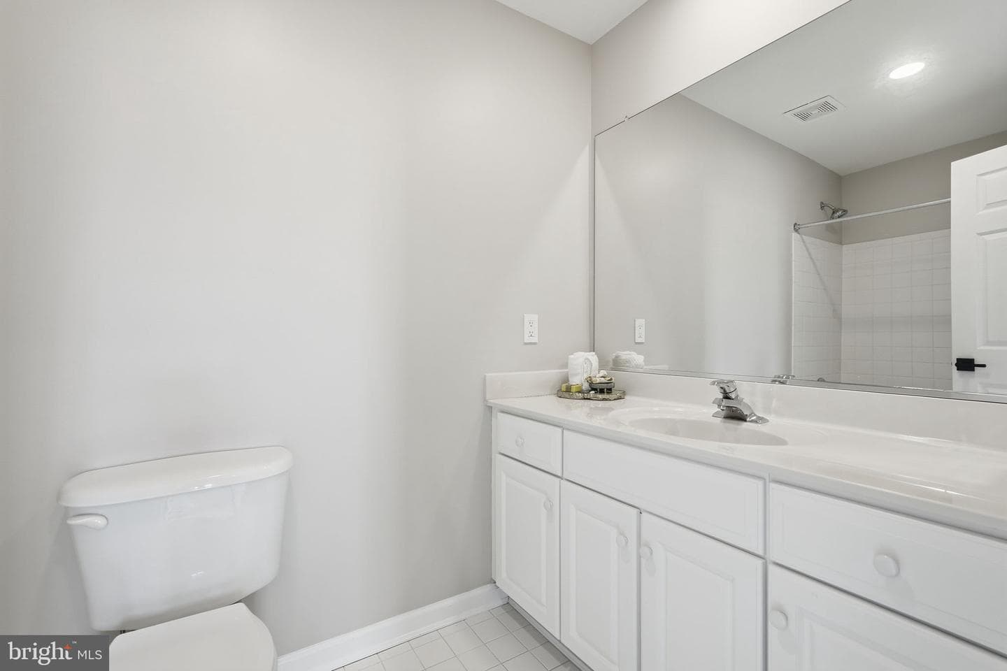 302 Fallsgrove Drive photo 36