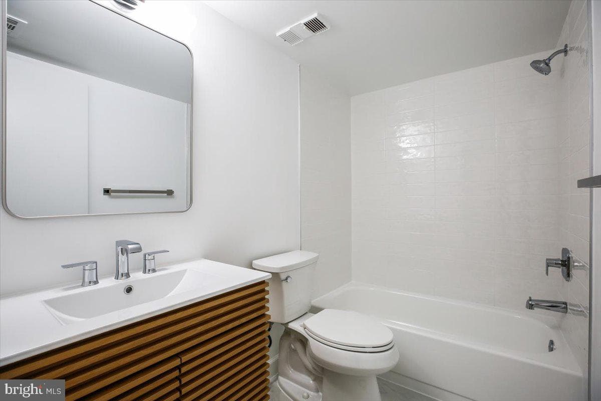 11423 Commonwealth Drive #303 photo 20