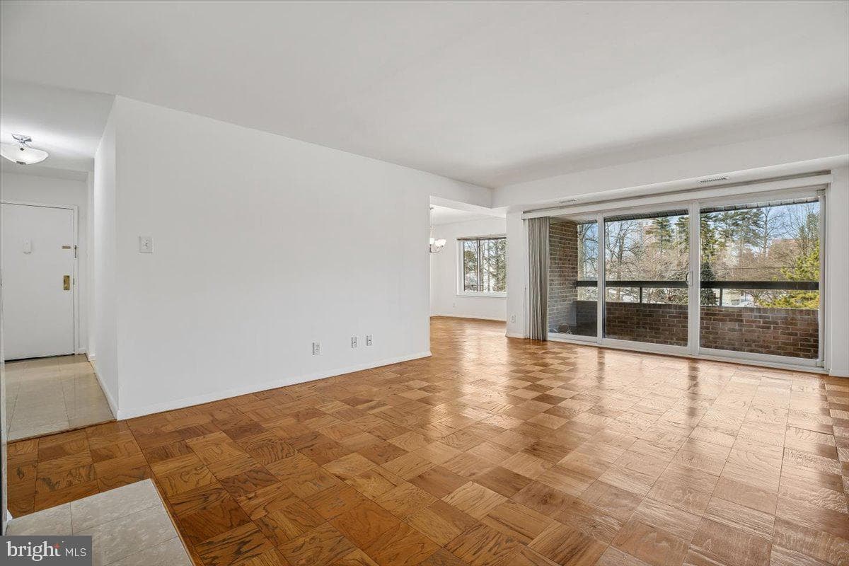 11423 Commonwealth Drive #303 photo 6