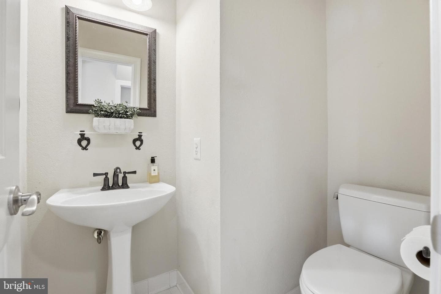 10008 Founders Way photo 23