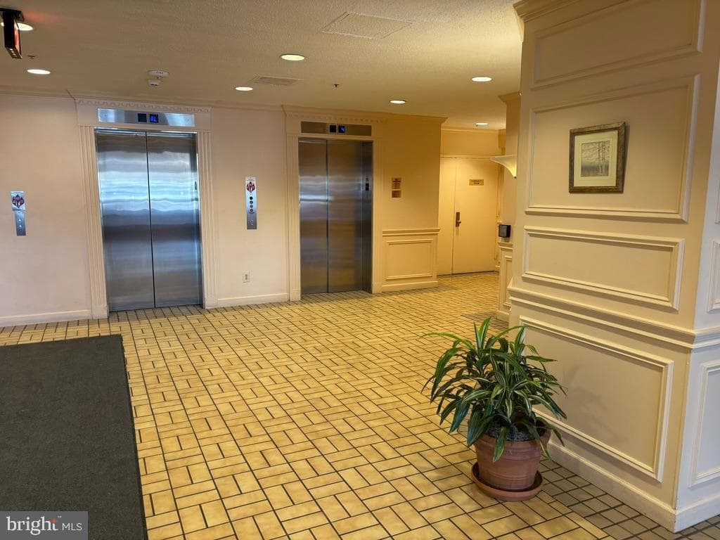 15115 Interlachen Drive #3-1020 photo 4