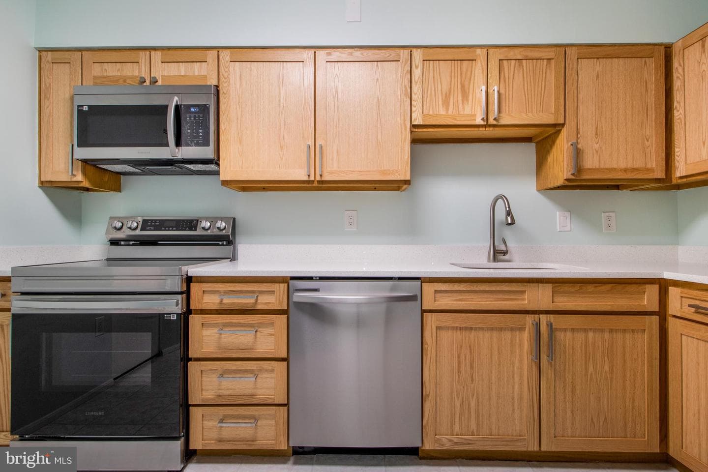 15115 Interlachen Drive #3-1020 photo 7
