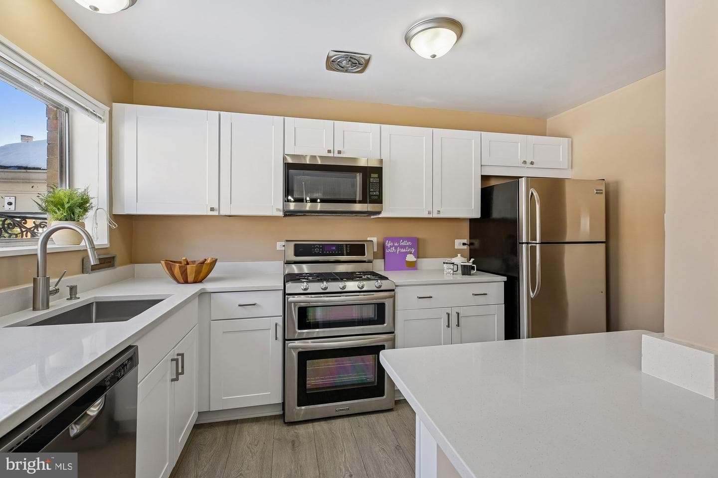 10625 Montrose Avenue #10625 #104 photo 10