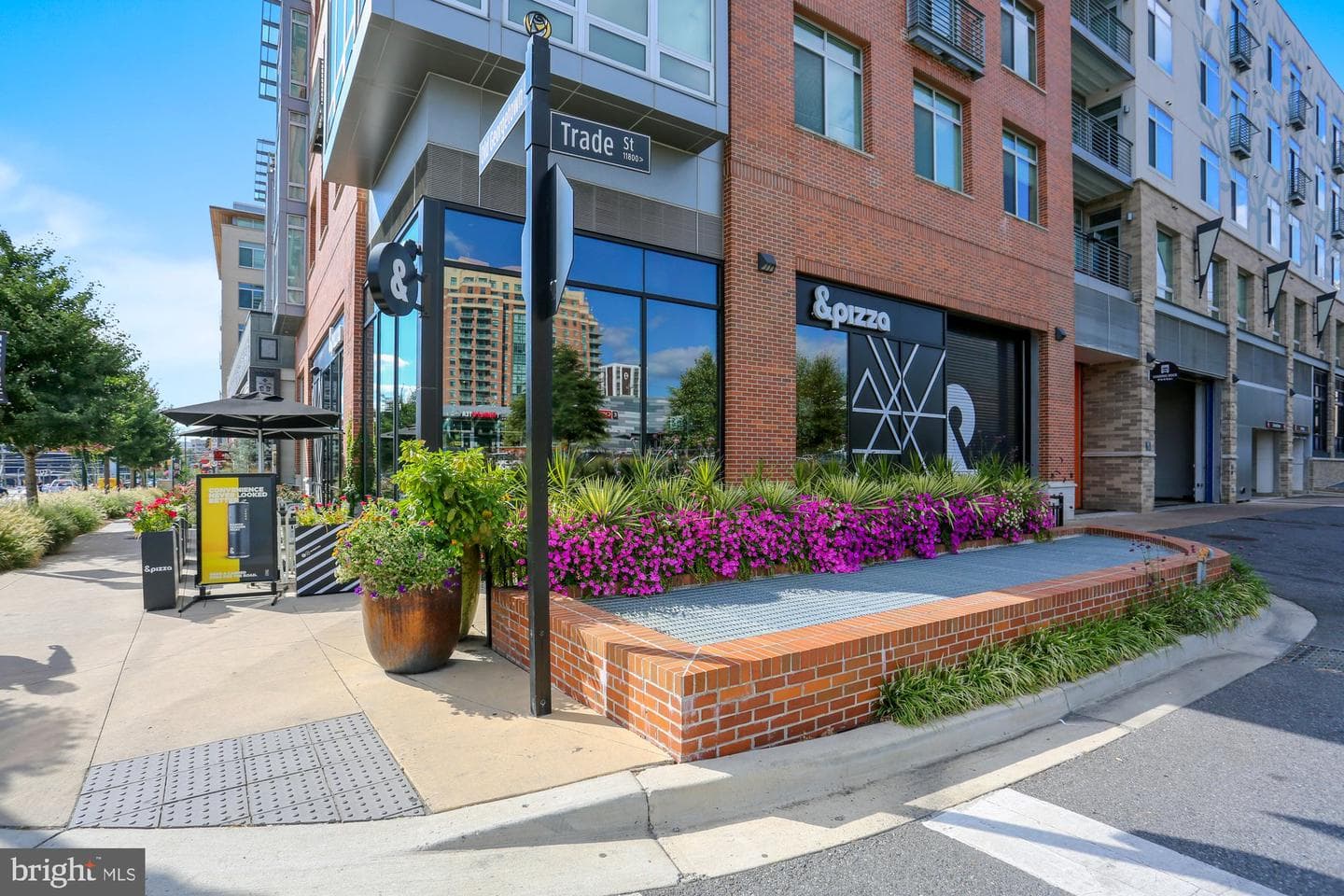 10625 Montrose Avenue #10625 #104 photo 27