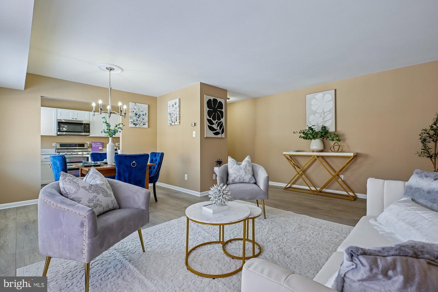 10625 Montrose Avenue #10625 #104 photo 5