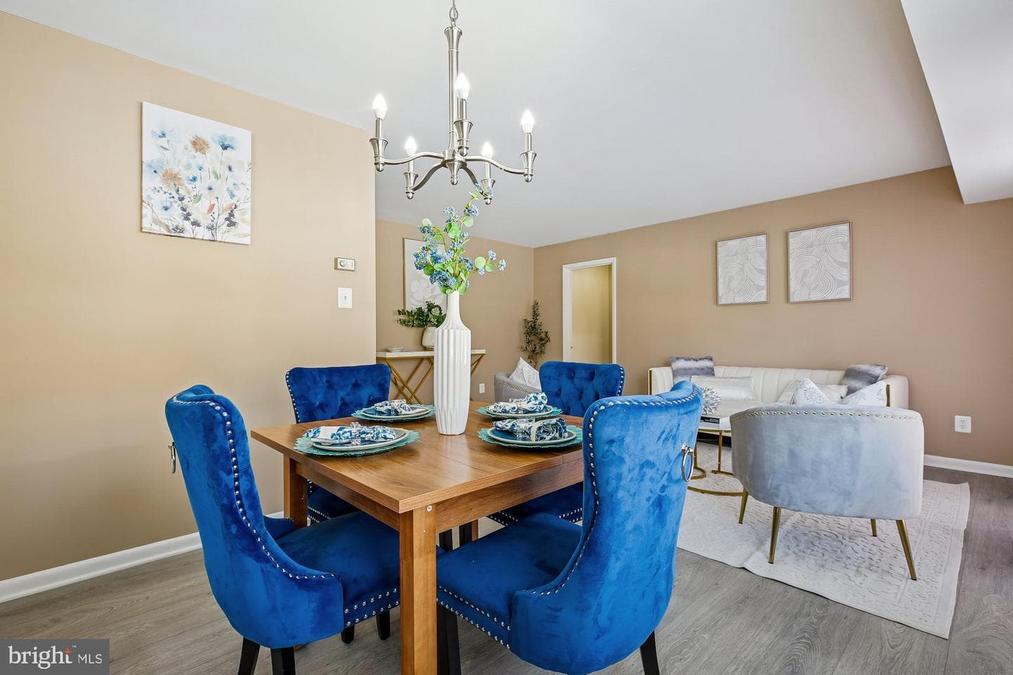10625 Montrose Avenue #10625 #104 photo 6