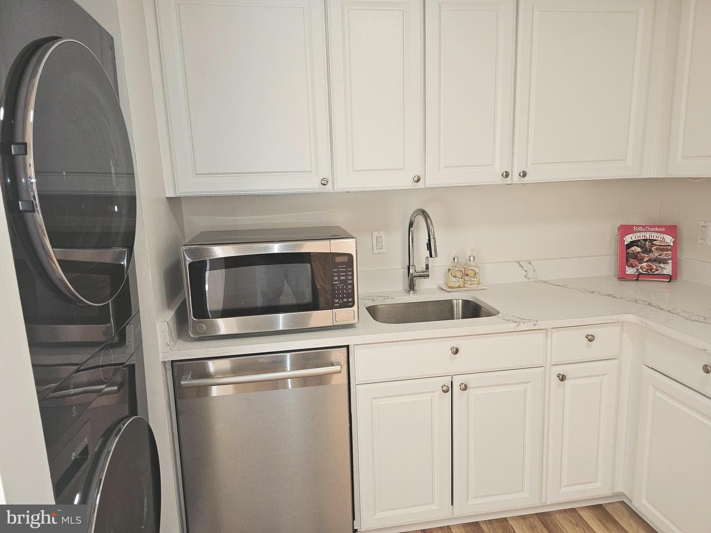 18 Monroe Street #201 photo 9
