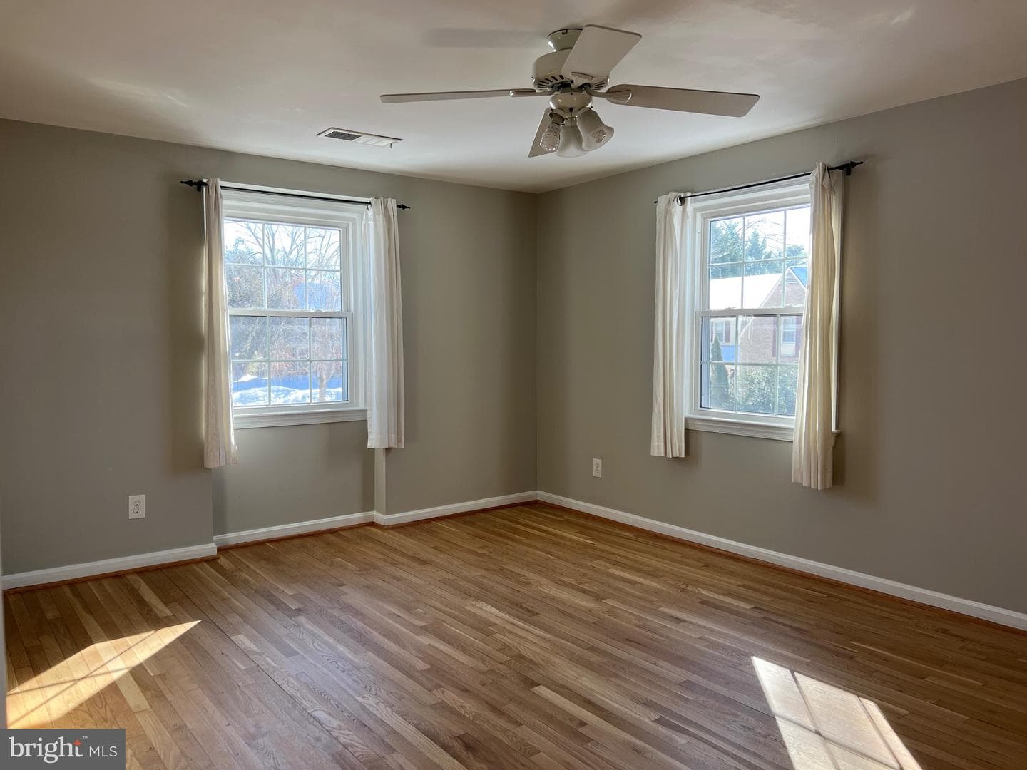 9841 Canal Road photo 14