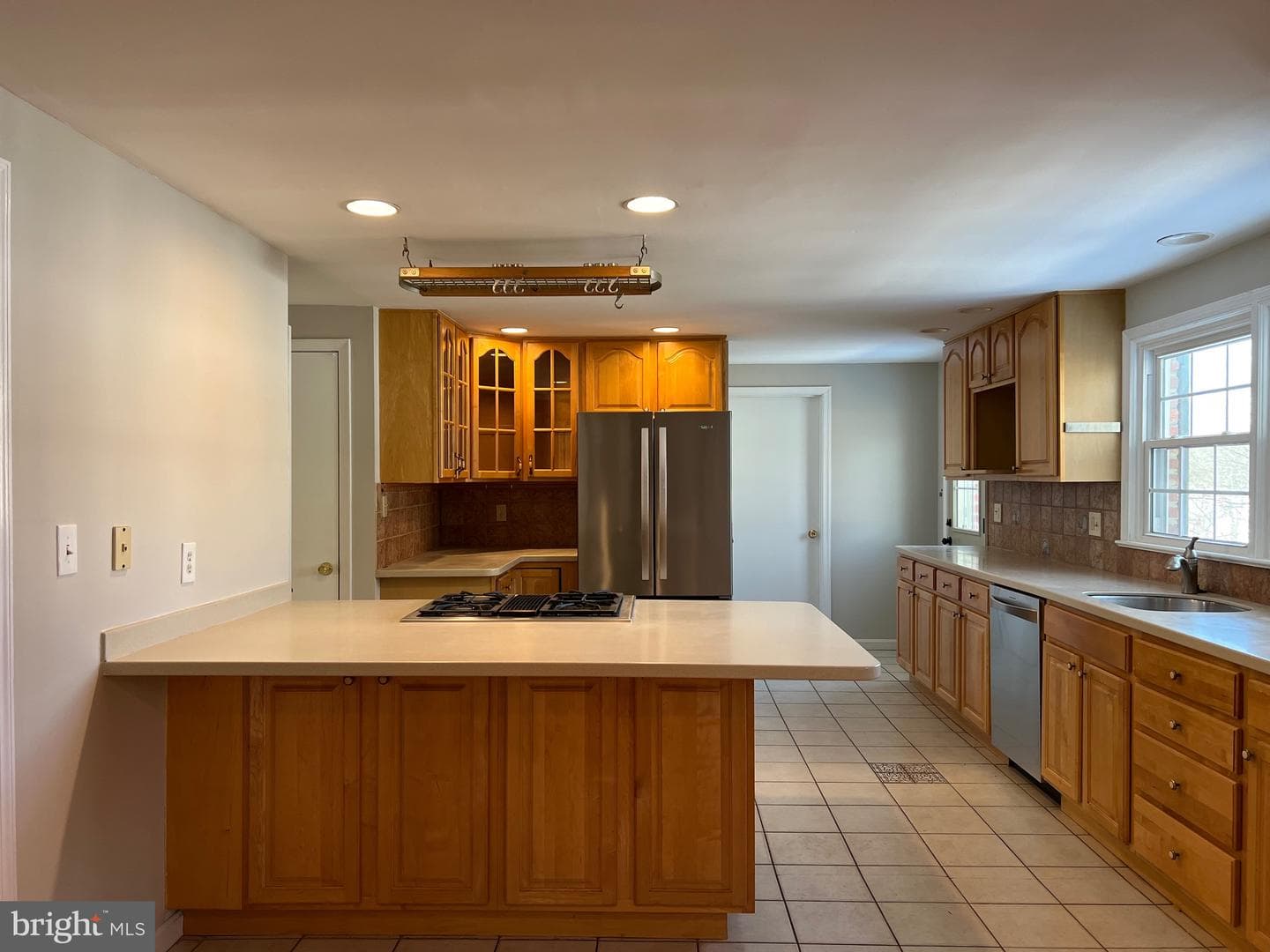 9841 Canal Road photo 9
