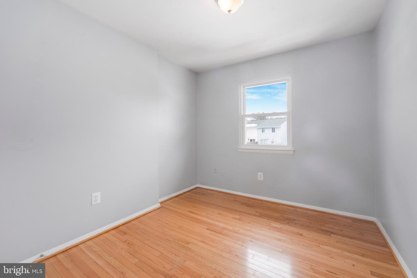 17610 Larchmont Terrace photo 12