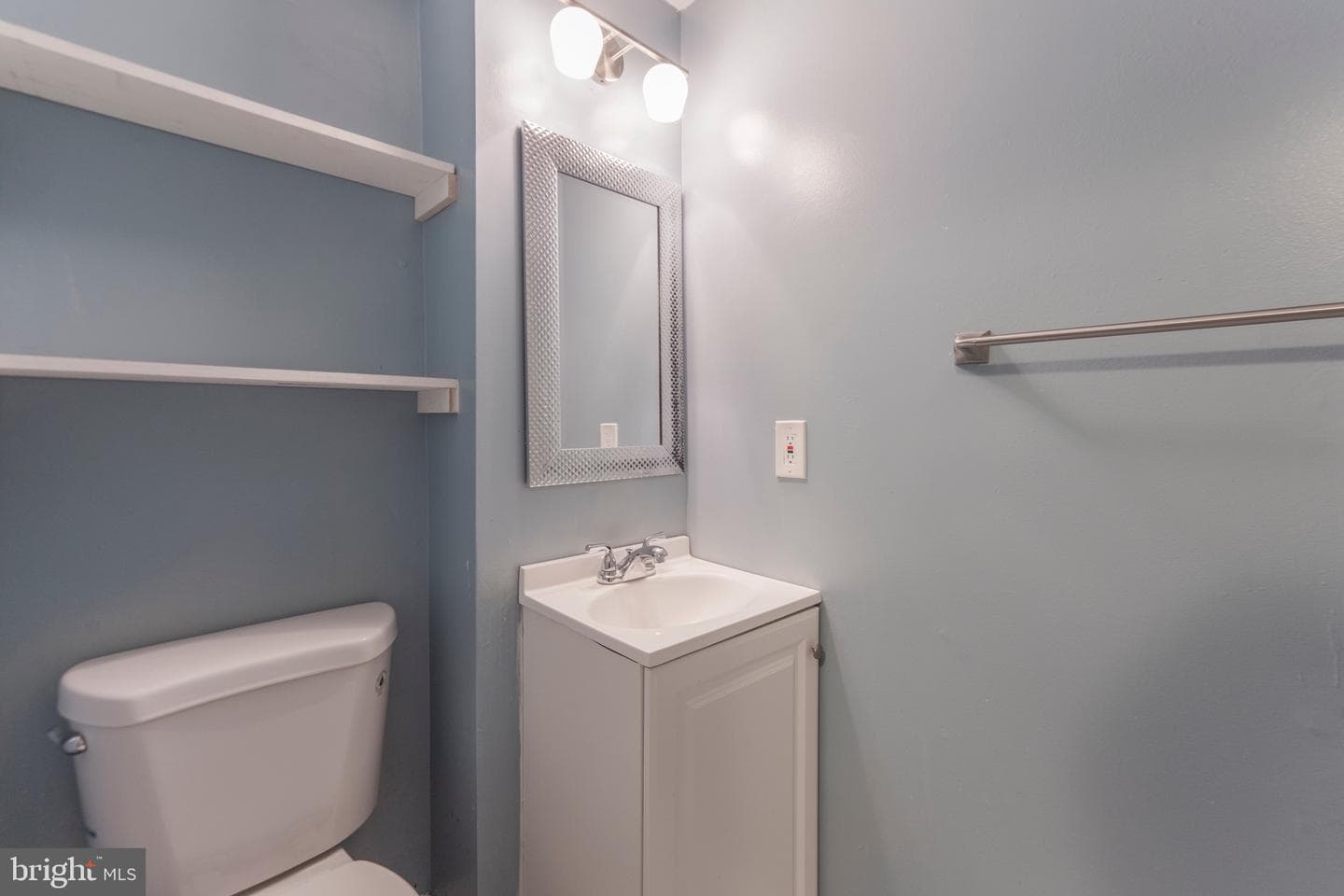 17610 Larchmont Terrace photo 15