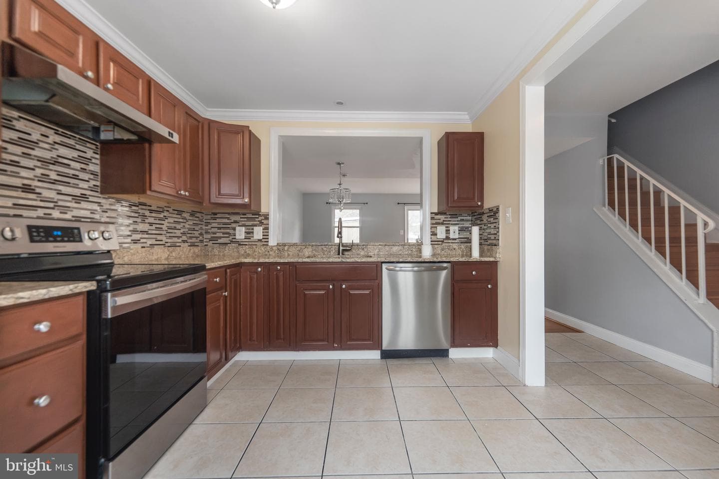 17610 Larchmont Terrace photo 24