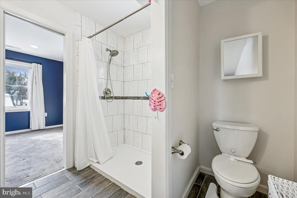 713 Anderson Avenue photo 31
