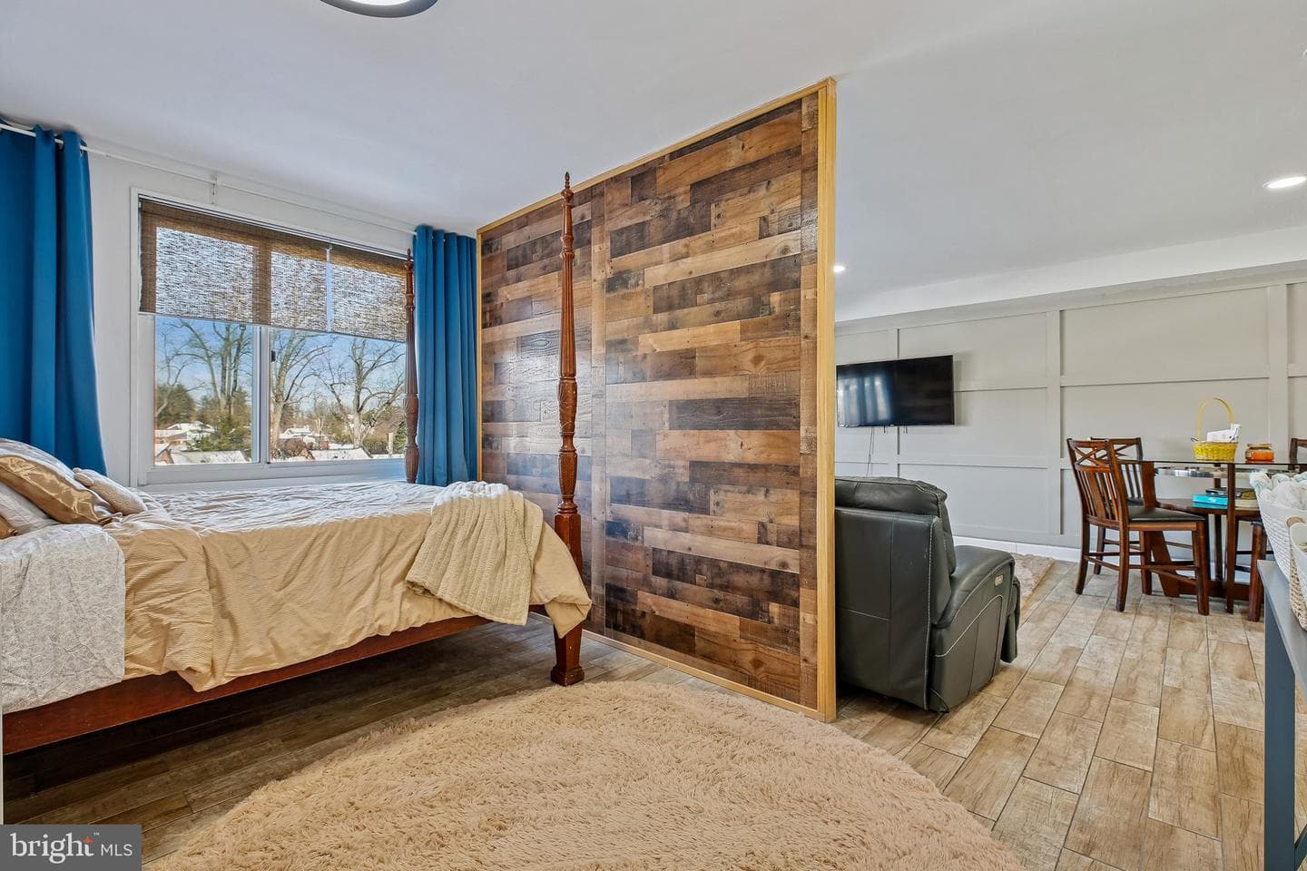 1900 Lyttonsville Road #702 photo 19