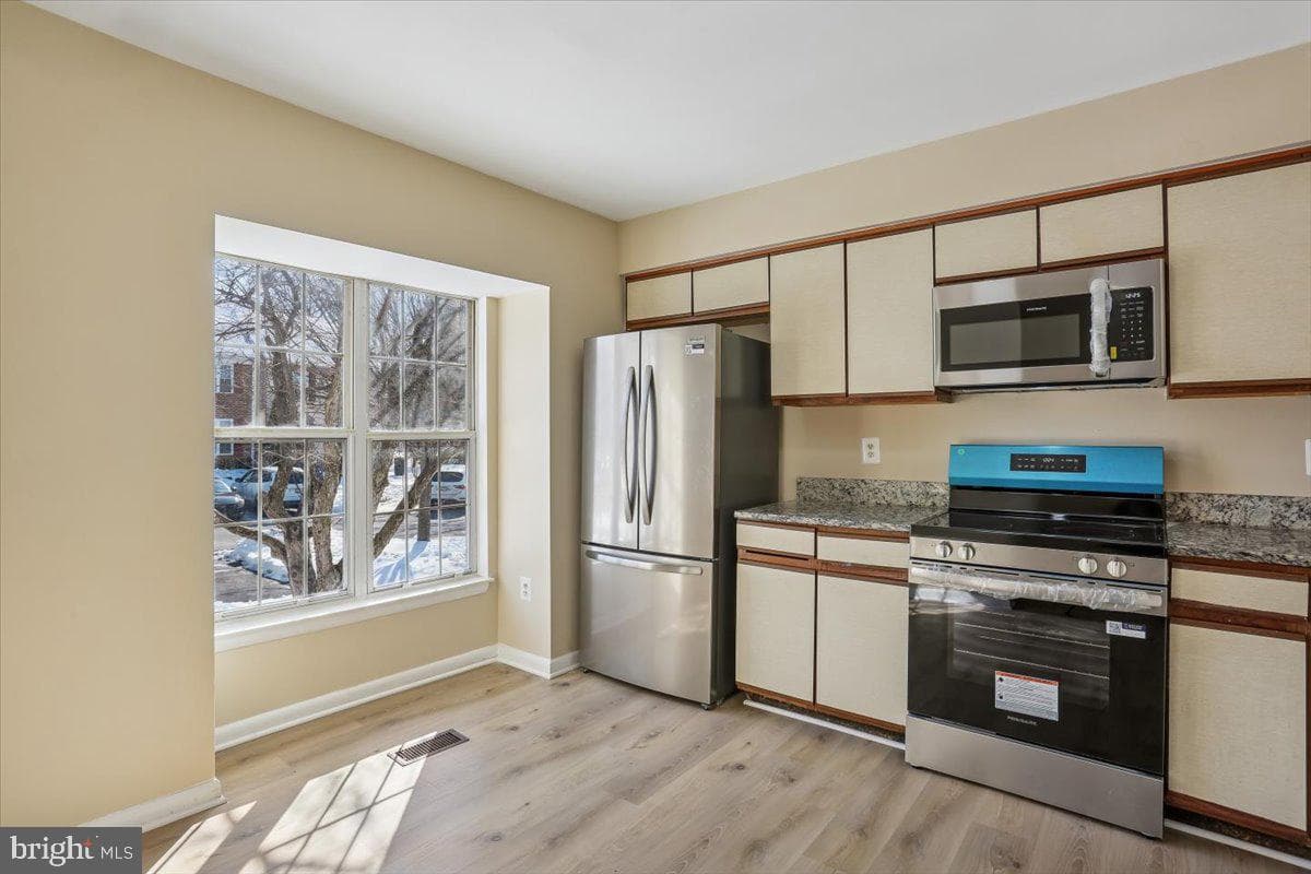 3531 Dartmoor Lane #11 photo 6