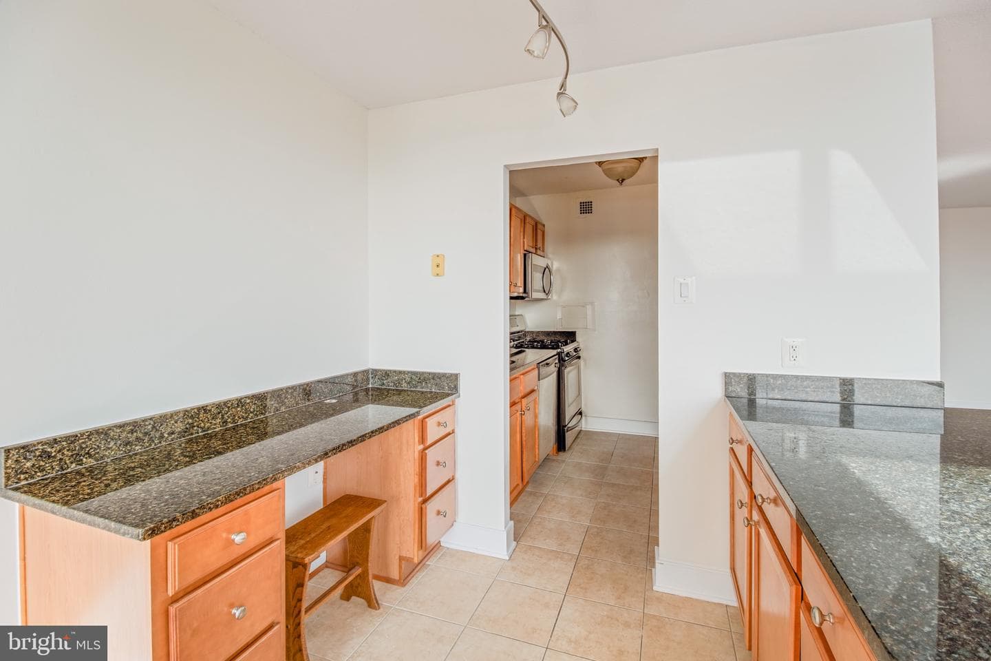 1220 Blair Mill Road #801 photo 6