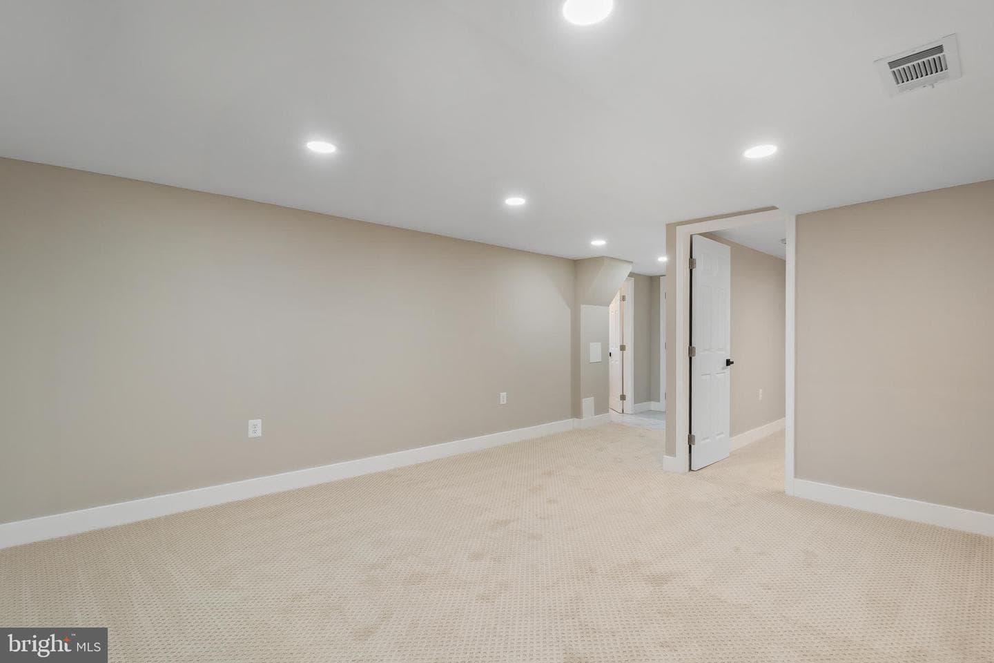 6216 Massachusetts Avenue photo 24