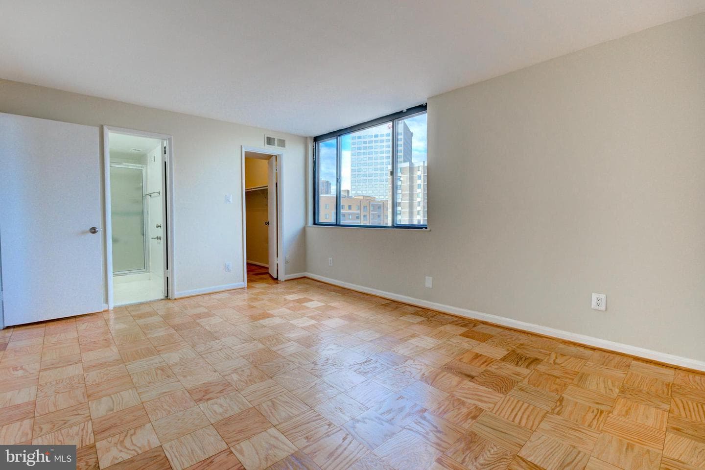 118 Monroe Street #807 photo 22