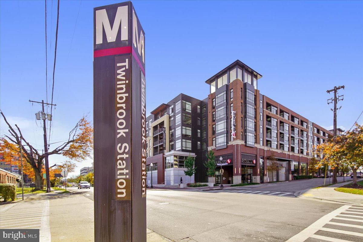 5750 Bou Avenue #1304 photo 40