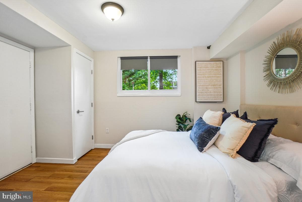 827 Caddington Avenue photo 34