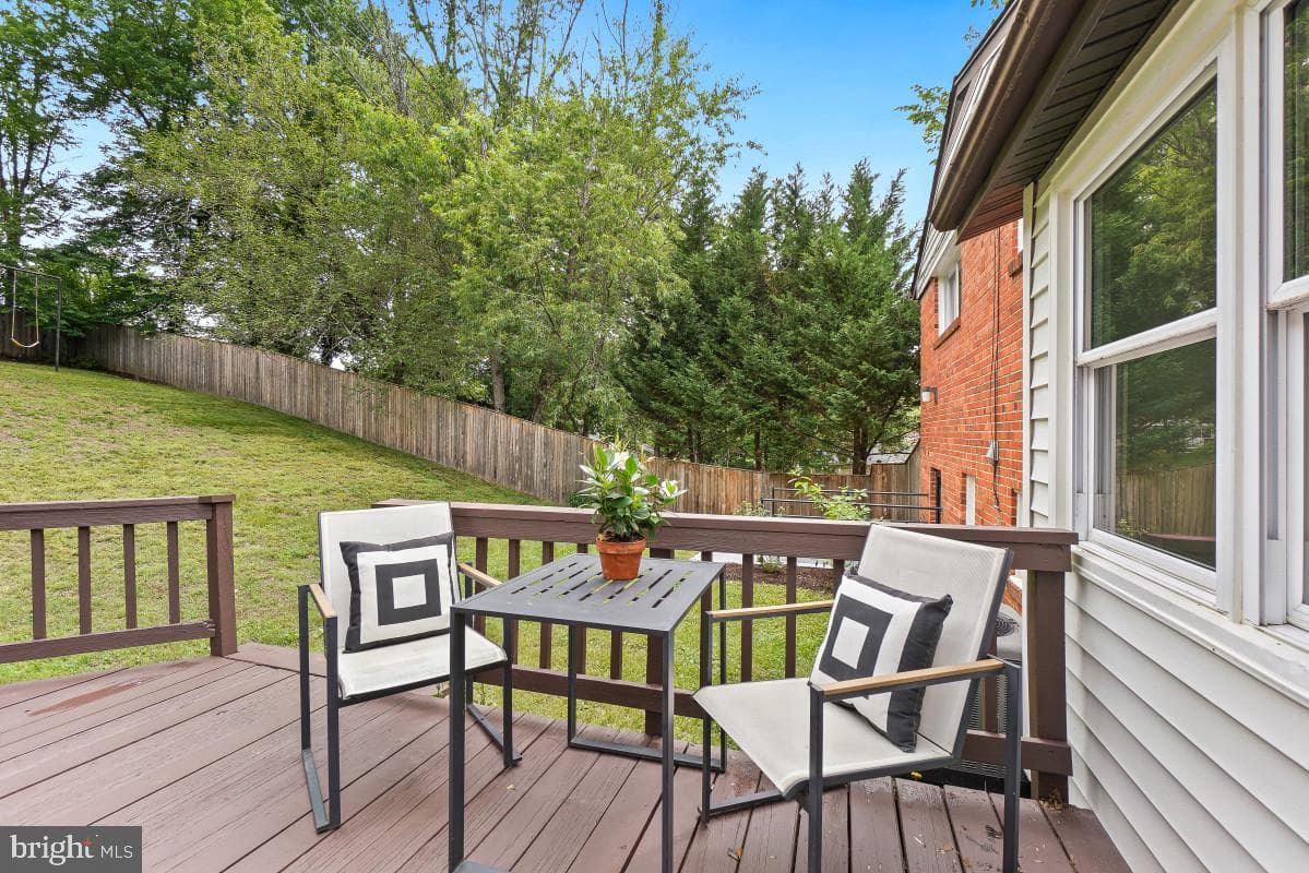 827 Caddington Avenue photo 38