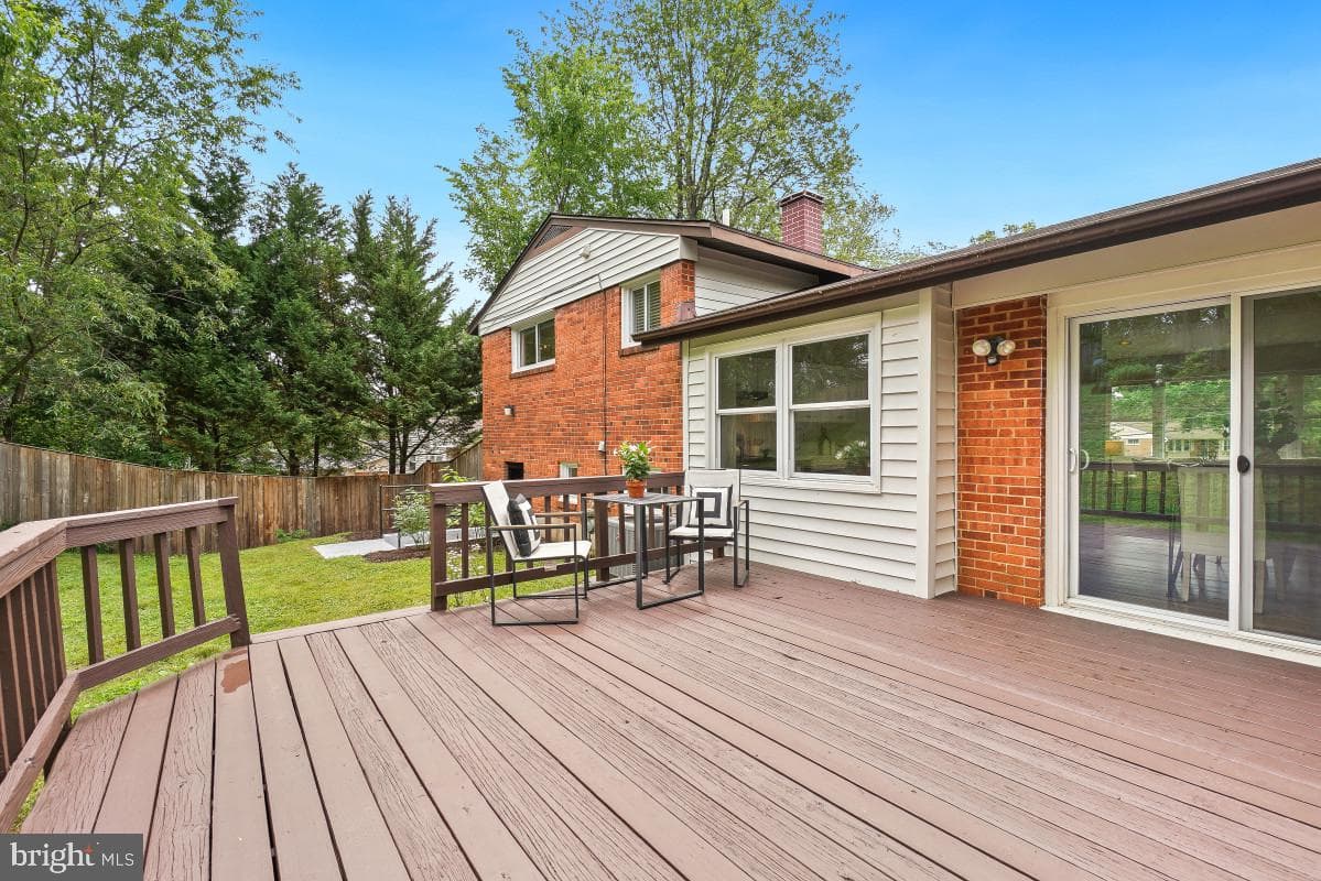 827 Caddington Avenue photo 39