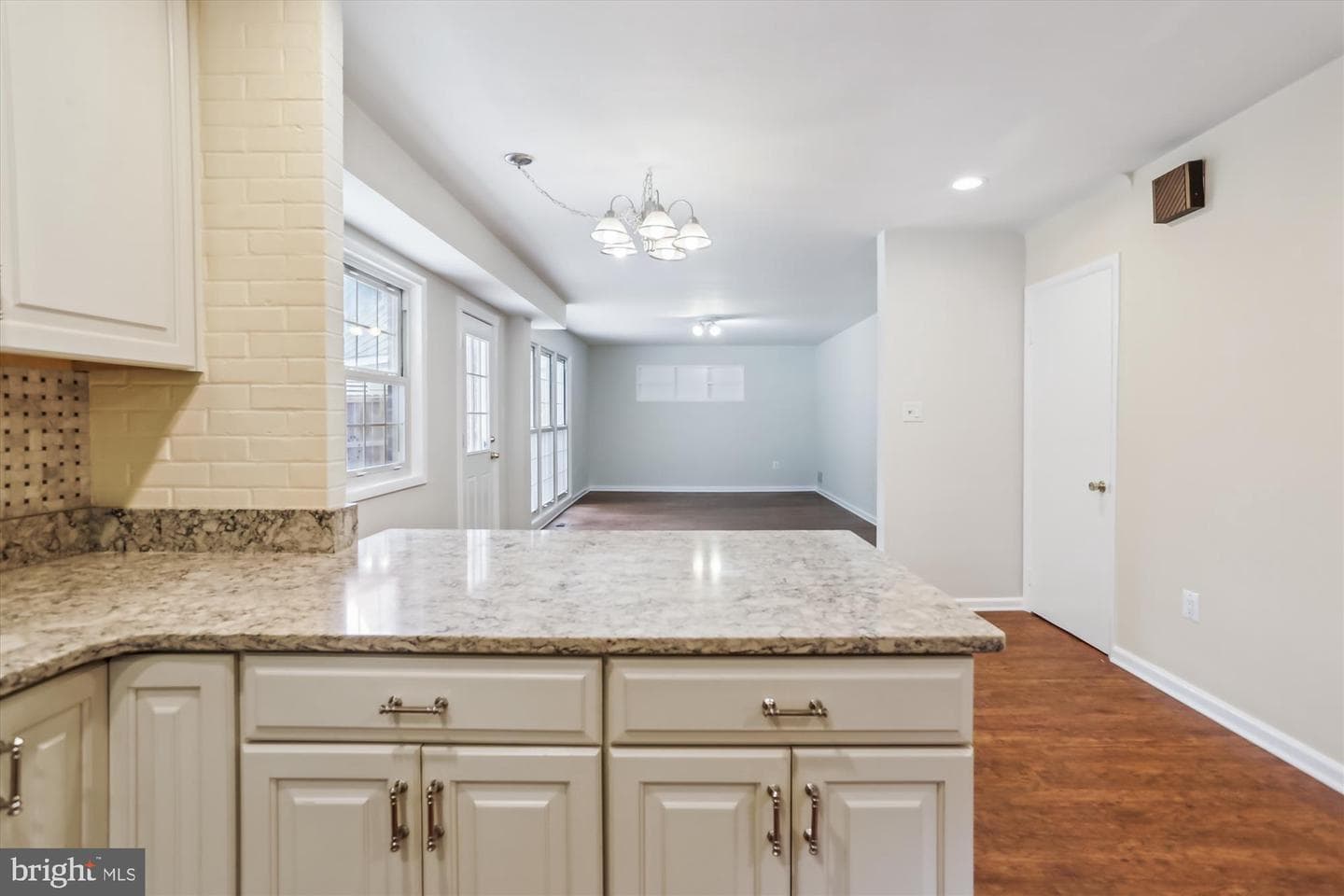 3909 Woodlawn Road photo 15