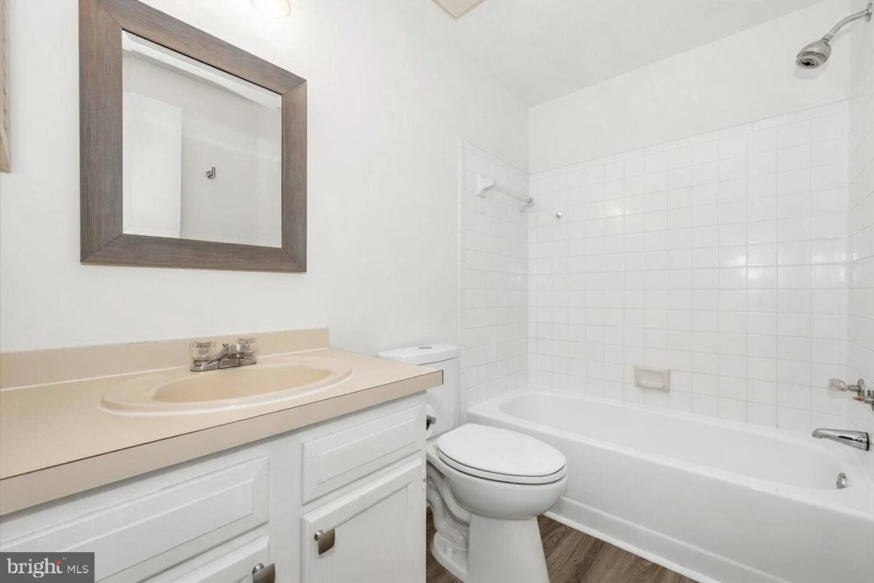 18140 Chalet Drive #7-303 photo 19
