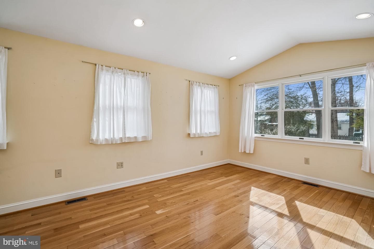 8012 Barron Street photo 21
