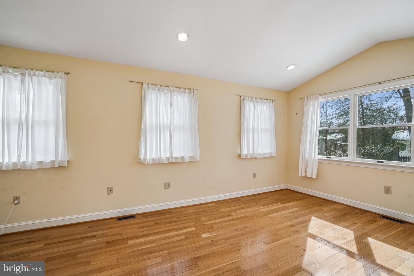 8012 Barron Street photo 22