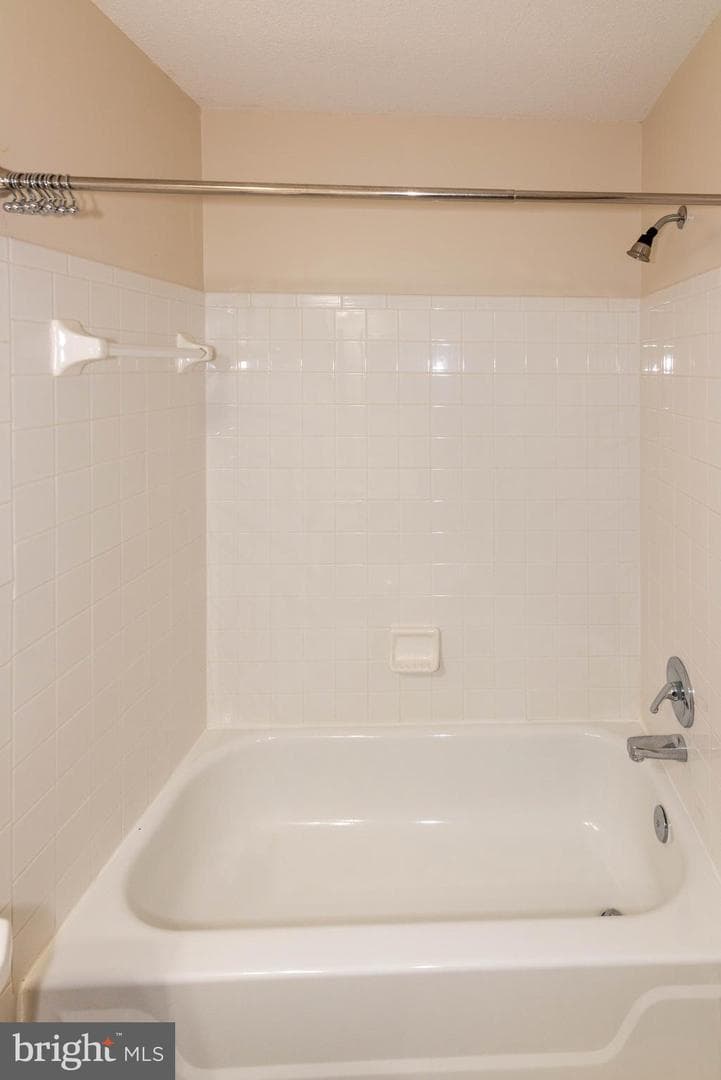 14201 Woolen Oak Court #9-32 photo 12